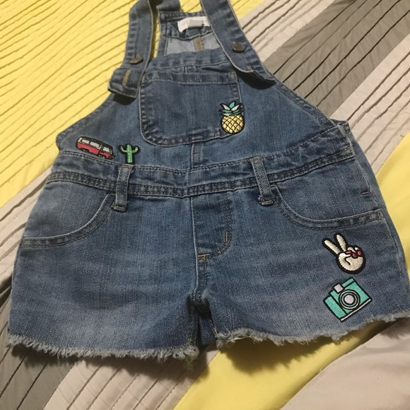 2 outfits size 4 toddlers , overalls and jumpsuit! - Picture 9 of 12